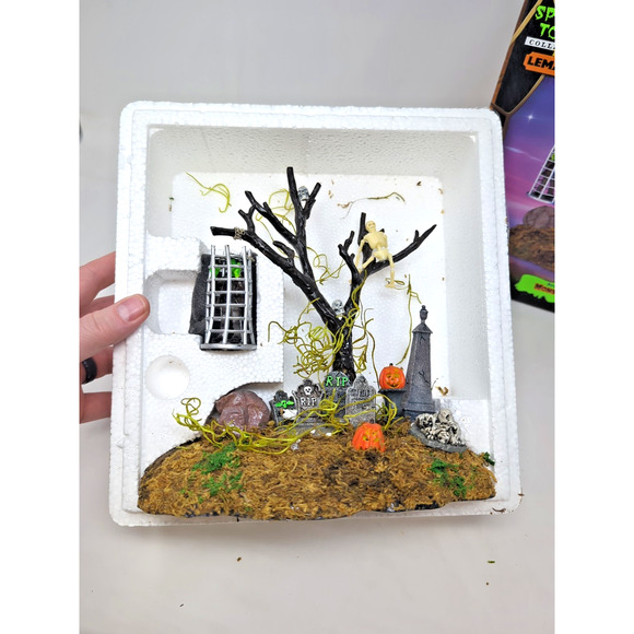 Lemax Spooky Town Village "CAGED MONSTER" Lighted Accessory Retired #44106 -2004 - Picture 6 of 8